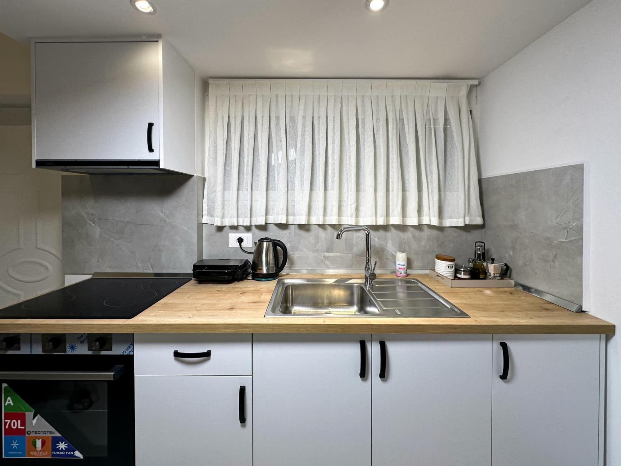 Home Select Tirana 2 Rum bild
